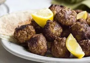 Lire la suite à propos de l’article Keftédès – Grèce, recette de Soula