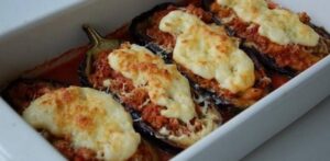 Lire la suite à propos de l’article Melitsanes papoutsakia (Aubergines farcies) – Grèce
