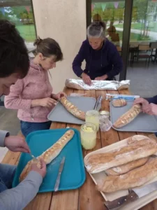 Lire la suite à propos de l’article Garlic bread (pain aillé) – recette de Mike (Angleterre)
