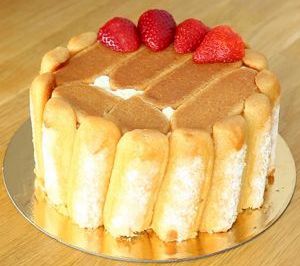 Lire la suite à propos de l’article Charlotte aux fraises (mamie de Royan)