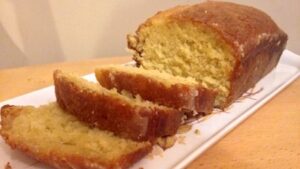 Lire la suite à propos de l’article Lemon drizzle cake (Sheila)
