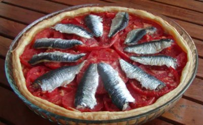 You are currently viewing Tarte aux sardines et oignons (mamie de Royan)