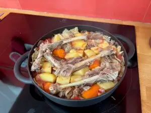 Lire la suite à propos de l’article Cuisses de canard confites en potée de légumes (Gilles)