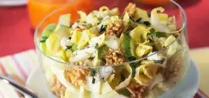 Lire la suite à propos de l’article Salade d&rsquo;endives au Roquefort (mamie de Royan)