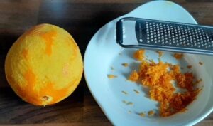 Lire la suite à propos de l’article Vin d’orange (Mamie de Royan)
